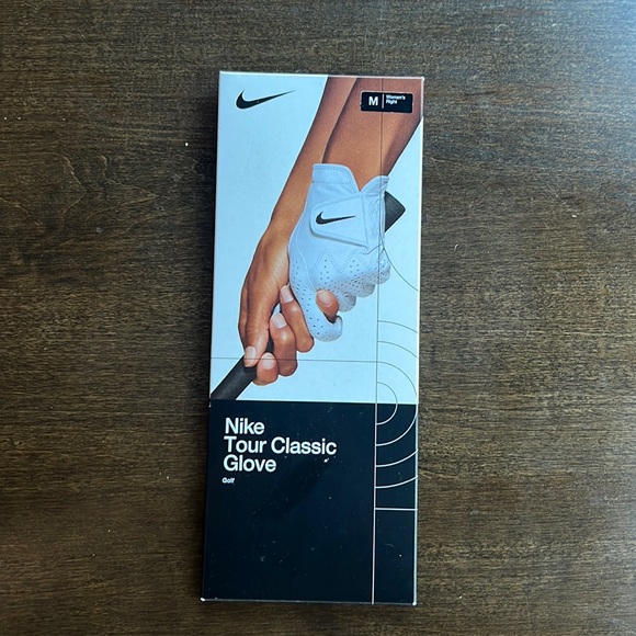 Women’s Right Nike Tour Classic Golf Glove - Picture 1 of 5